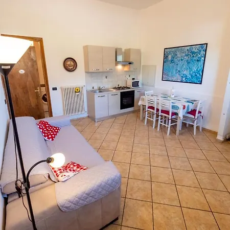 弗若拉克斯公寓 *